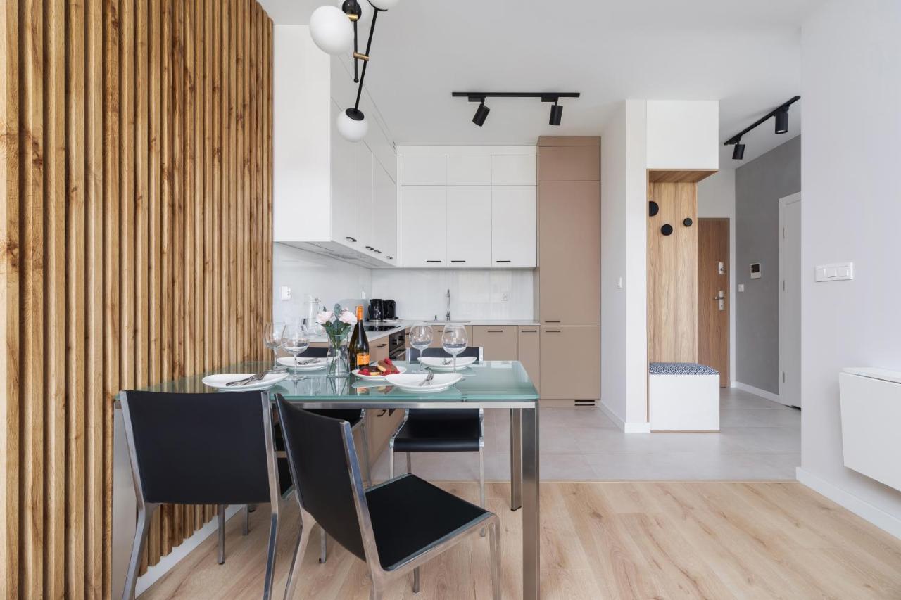 Lotniczowka Apartments By Renters Prestige クラクフ エクステリア 写真
