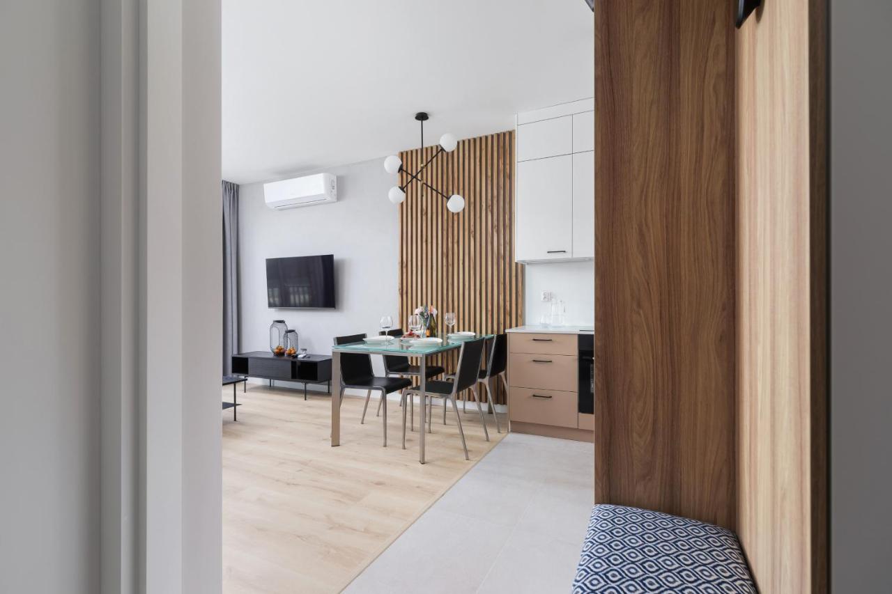 Lotniczowka Apartments By Renters Prestige クラクフ エクステリア 写真