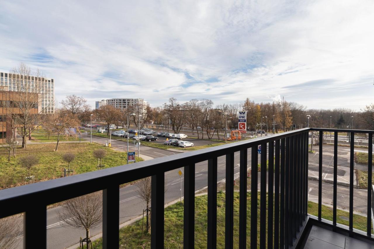 Lotniczowka Apartments By Renters Prestige クラクフ エクステリア 写真