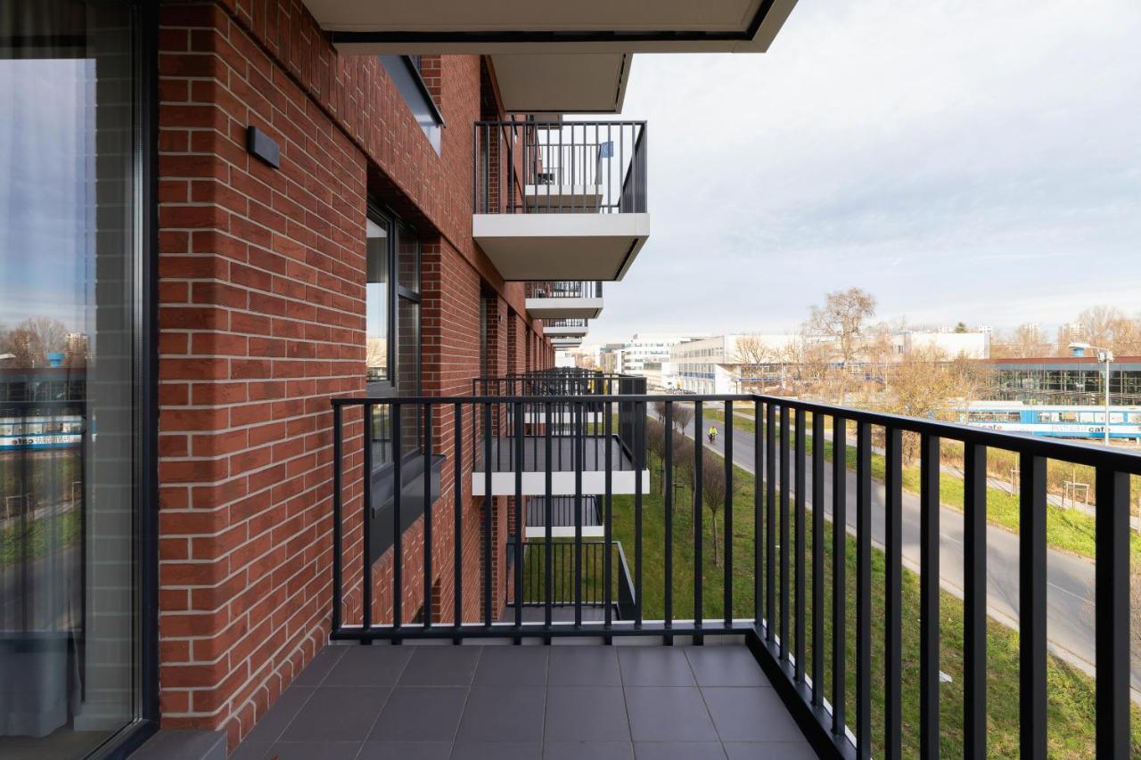 Lotniczowka Apartments By Renters Prestige クラクフ エクステリア 写真
