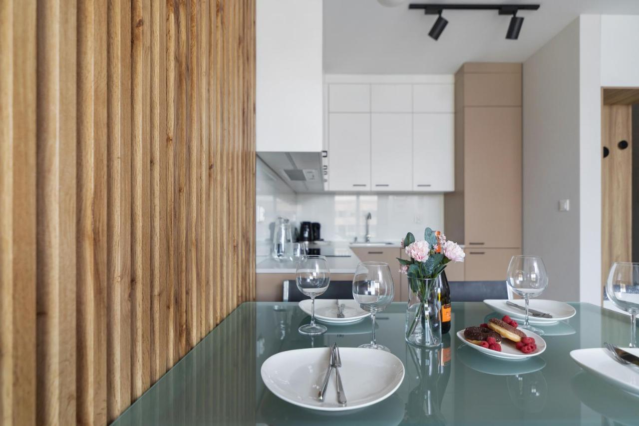 Lotniczowka Apartments By Renters Prestige クラクフ エクステリア 写真