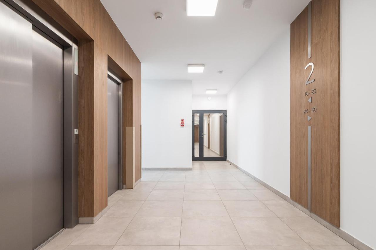 Lotniczowka Apartments By Renters Prestige クラクフ エクステリア 写真