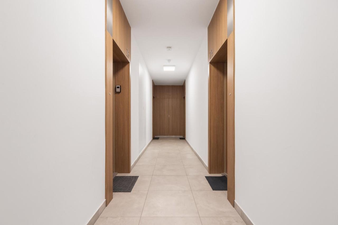 Lotniczowka Apartments By Renters Prestige クラクフ エクステリア 写真